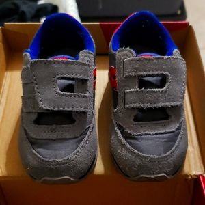 Toddler boy Saucony sneakers